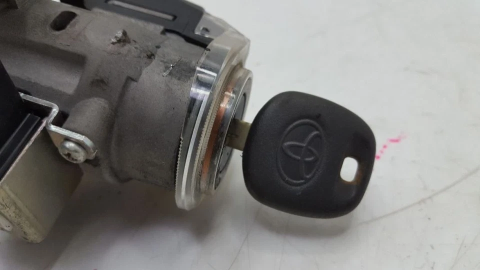 Ignition Switch With Housing & Key 2008 09 10 11 12 13 Toyota Highlander - Image 2 of 4