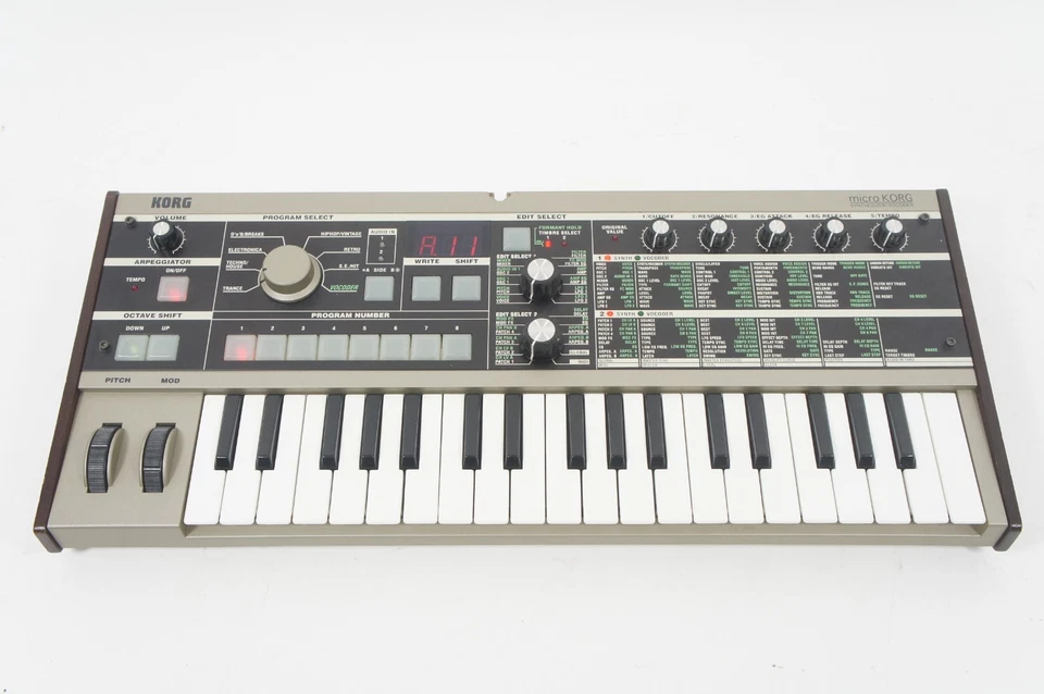 KORG microKORG Analog Modeling Keyboard Synthesizer Vocoder w/ 100-240V PSU - Image 2 of 4