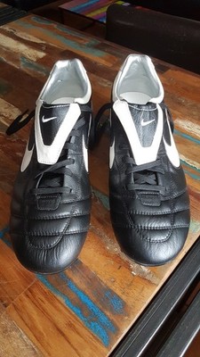 Nike Air Legend II FG Gr. 42,5 US 9.0  Schwarz Weiss Silber NEU  K-Leder