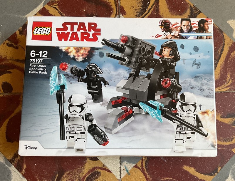 LEGO STAR WARS SHIP 75197 FIRST ORDER SPECIALIST BATTLE PACK BOX SET
