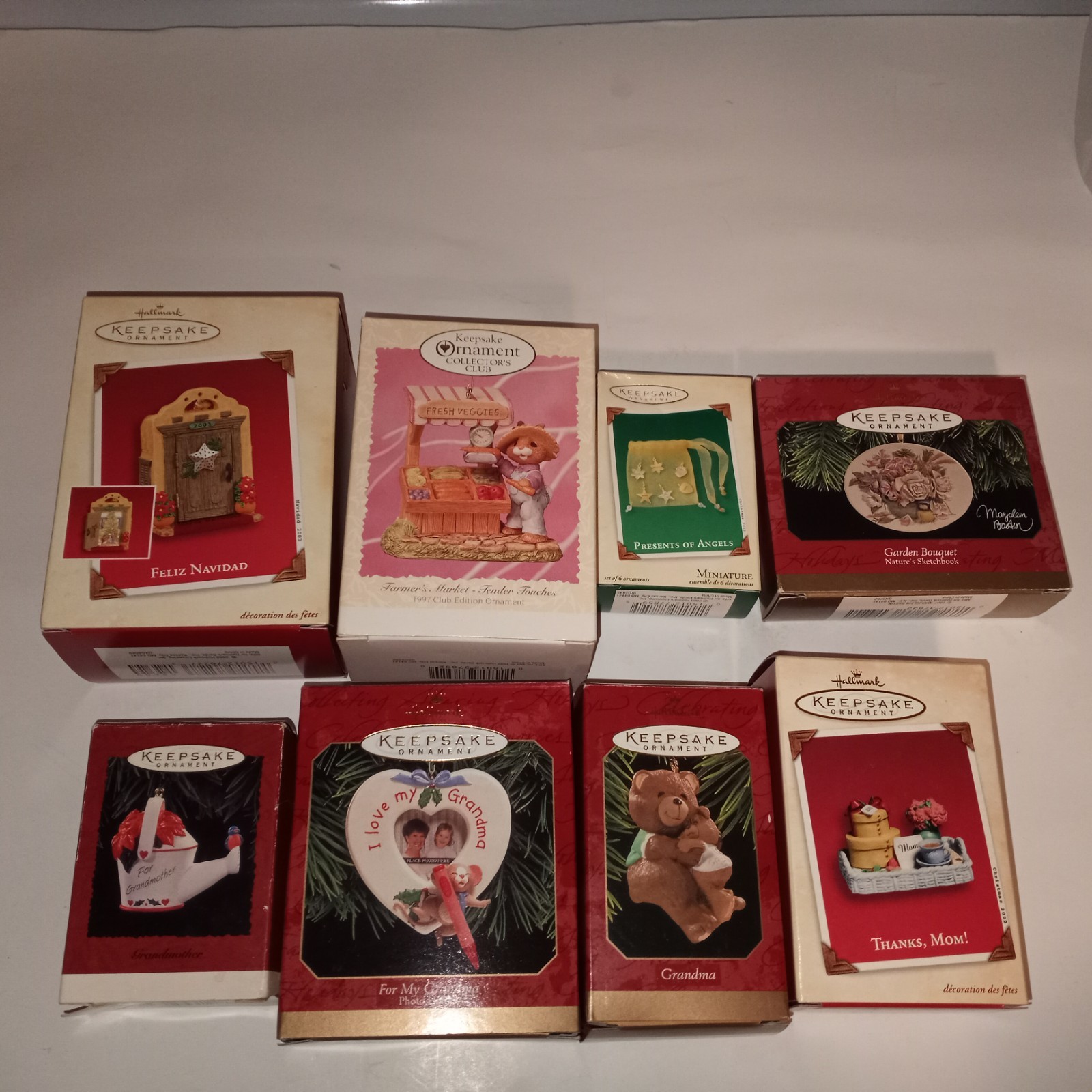 Hallmark Keepsake Lot Of 8 Christmas Ornament, Mom Grandma Feliz Navidad & More