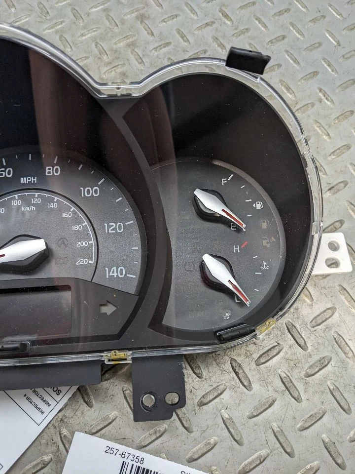 16 17 2016 2017 Kia Rio Speedometer Instrument Cluster 1063644 - Image 4 of 4