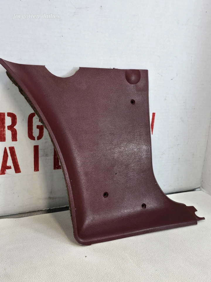 道奇 Omni Plymouth Horizon 红色乘客踢板 — 第 2/4 张图片