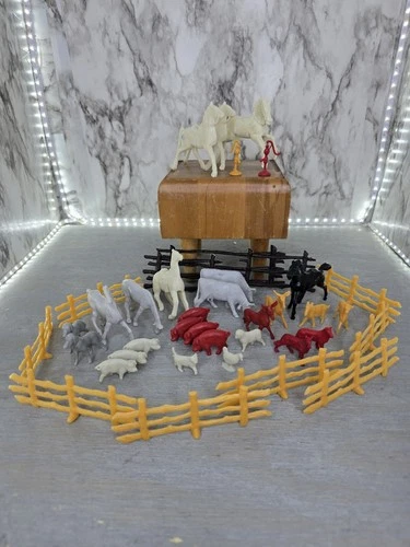 1950's  MARX Plastic Farm Animals Playset -26 Animals, Bonus Figures & Fencing