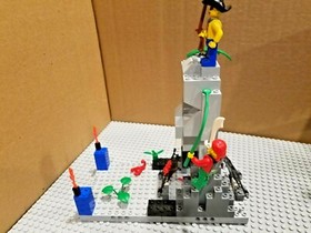 LEGO Pirate Set 7074 Skull Island Complete Minifigs Manual NEW