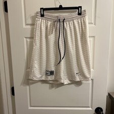 Nike Dri-Fit Women's M Swoosh Fly 96 Standard Fit Basketball Shorts Beige DX0557