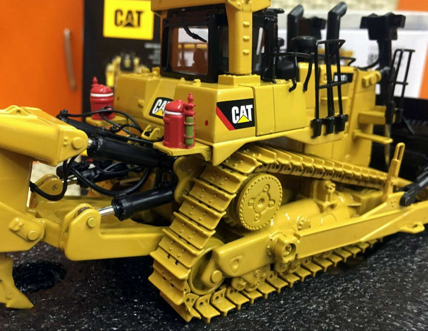 ち*さ様 CAT D10T 1:50スケール Caterpillar Cat D10T Dozer with Ripper - Norscot 1:50 Scale
