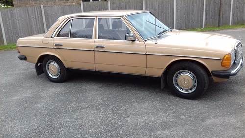 MERCEDES 200D 123 SERIES