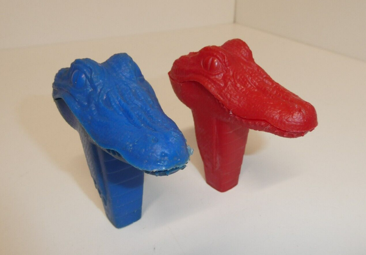 2 VTG 1972 Topps SNAPPY GATOR Candy 3.5” Alligator Head Container