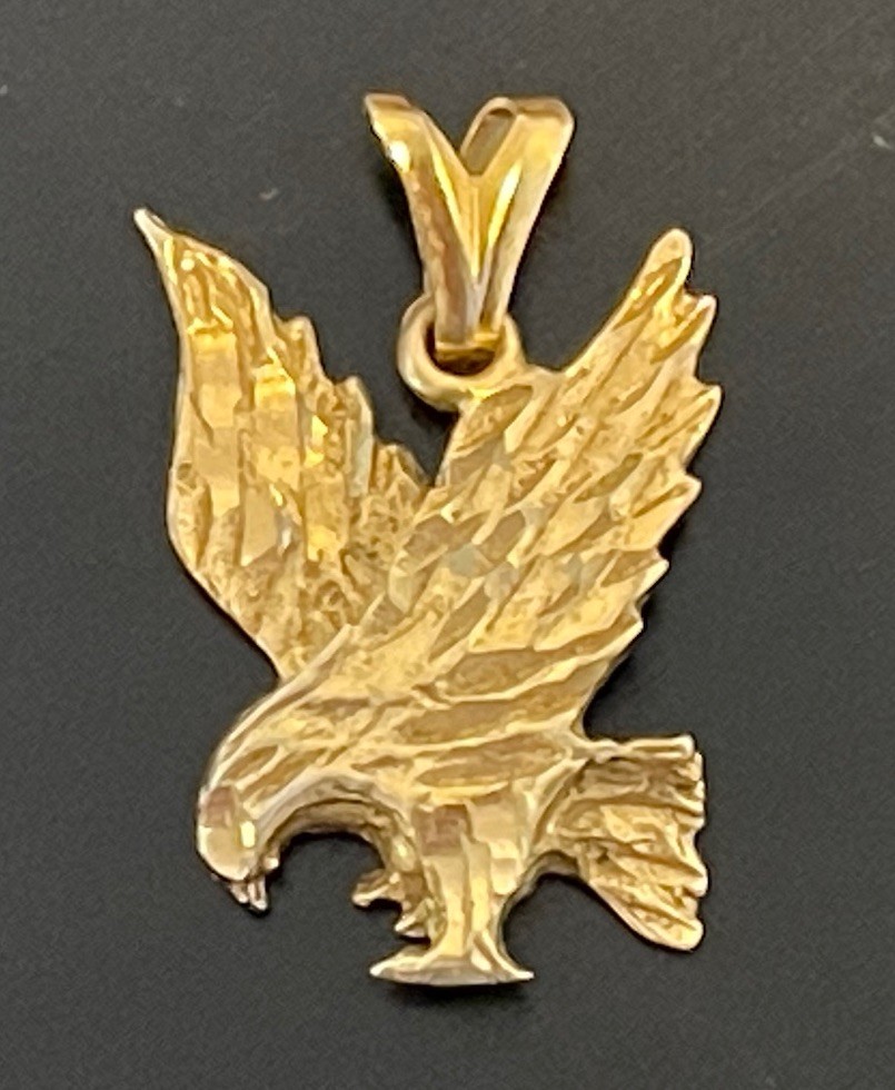 14K Solid Yellow Gold Diving Flying Eagle Pendant… - image 1