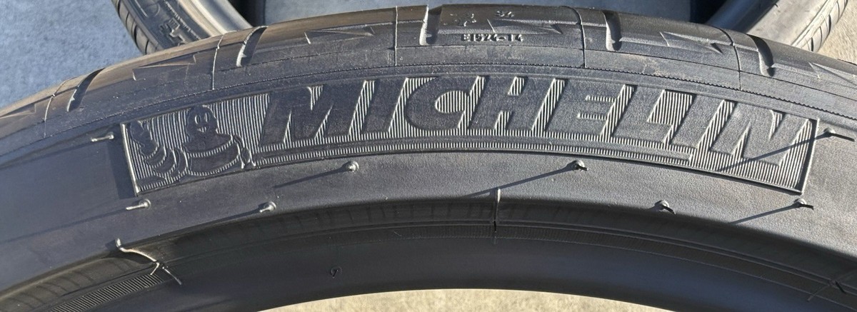 Set of TWO BRAND NEW 235/35ZR19 (91Y) Michelin Pilot Sport PS2 N2 