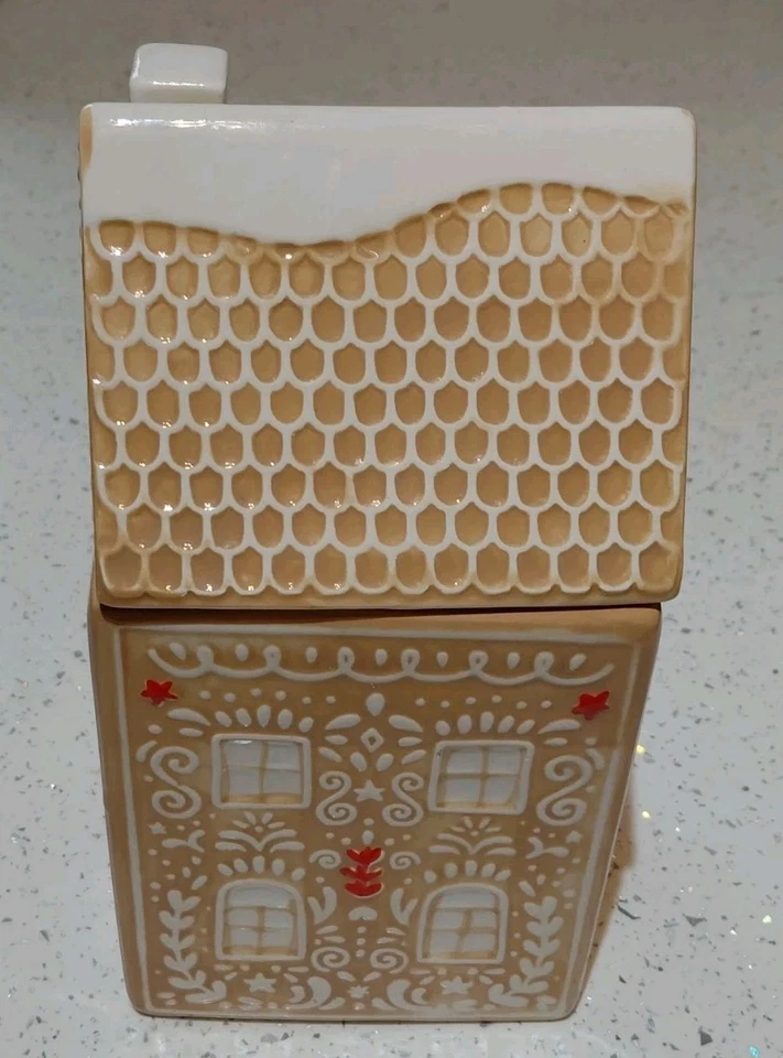 M & S Ceramic Gingerbread Biscuit Cookie Jar Biscuit Container - Image 2 of 4