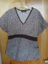 WOMAN'S XL SCRUB TOP SHIRT LOS ANGELES ROSE BROWN  WHITE
