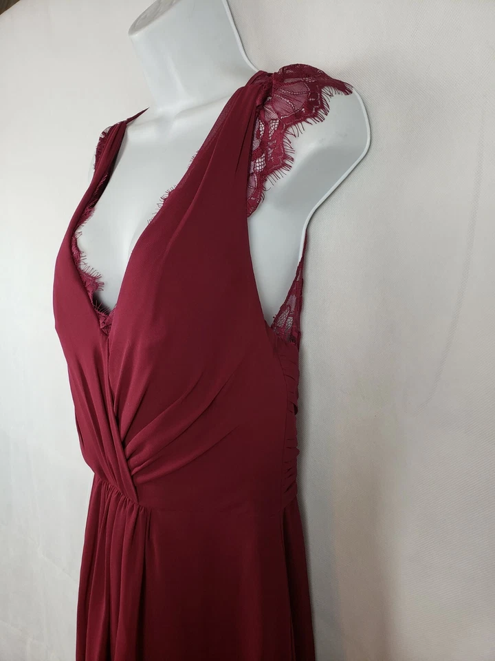 Vestido longo Hailey Paige Occasions formatura dama de honra tamanho 6 renda borgonha em excelente estado usado - Imagem 3 de 4