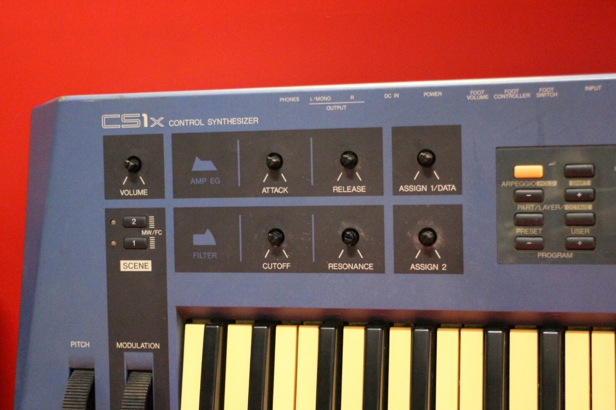 USED YAMAHA CS-1X Keyboard cs1x Vintage Synth Synthesizer U1692
