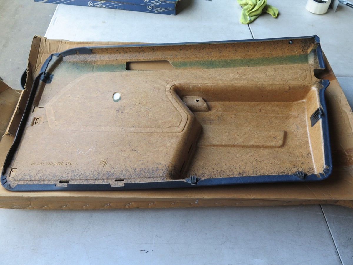 【中古】 609オービットE・1 Mercedes 190 2.3 16v Black Door Card 190e 2.3-16 valve Front Right