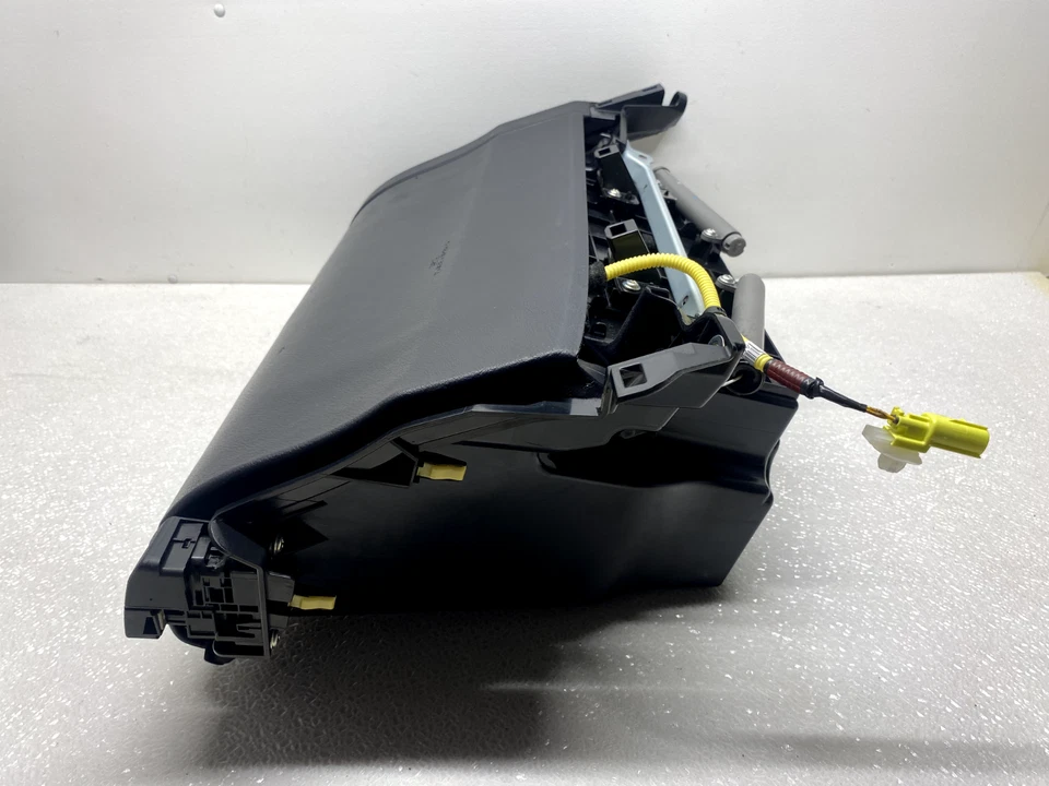 Lexus GS350 GS450h 2013-2020 tablero guantera almacenamiento PO11 OEM Foto 4 de 4