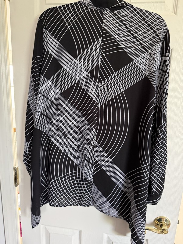 Chico’s Women’s Black White Geometric Chiffon Button-Up Blouse Long Sleeve 2