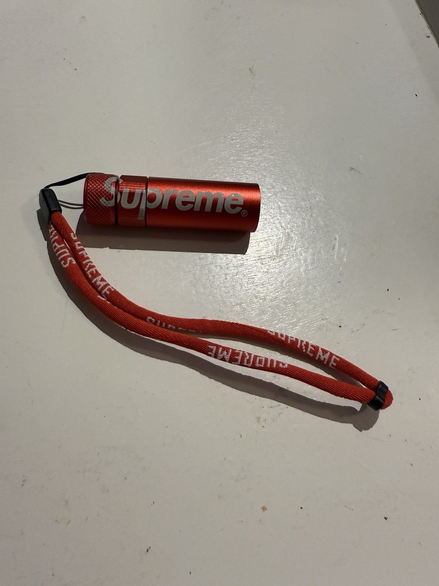 Supreme x Nitecore Mini Magnetic Flashlight Supreme Accessorie | eBay
