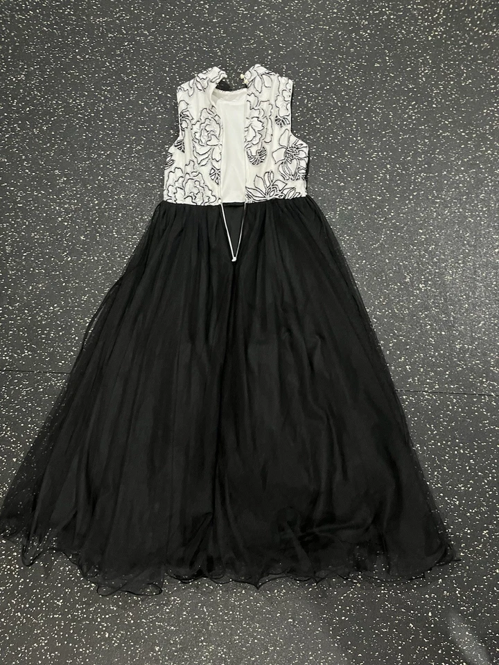 Formal Dress Kids Size 7 Black White Flowers Long Sleeveless - Image 4 of 4