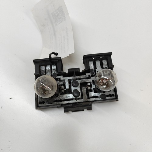 VW Corrado 53i hinter dem rechten Rückstandsbirnenbirnenhalter 321945259 1994 30