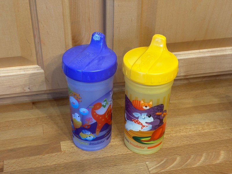 Lot Of 2 Playtex Insulator yellowPurple Ocean Yellow Farm Vintage 2001 Sippy Cup