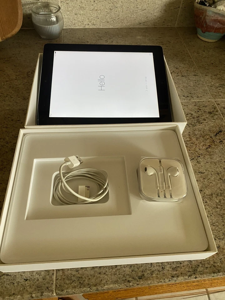 Apple iPad 2 16GB, Wi-Fi, 9.7in - Excellent Condition - Model A1395 - Image 2 of 4