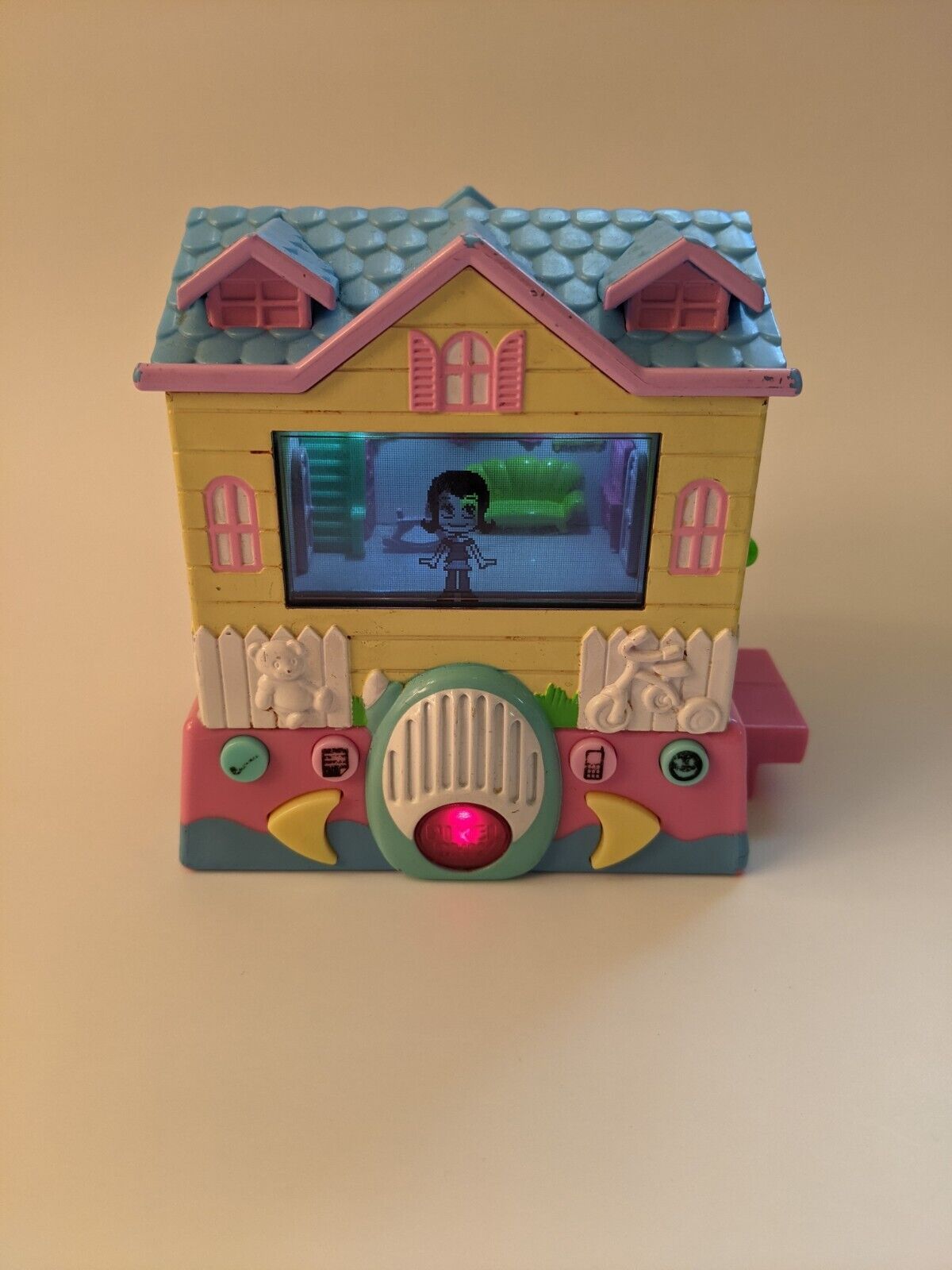 Pixel Chix House K3561 Mattel 2006 2-D Girl in 3-D World Figure