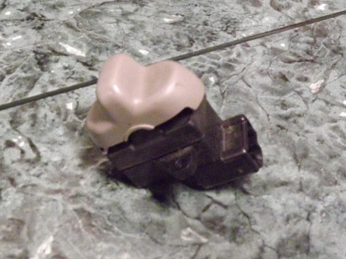 98-02 OEM Honda Accord S84 front driver or passenger power door lock switch gray - Picture 3 of 7