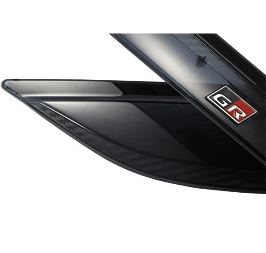 Visera lateral PC162-0K00X (Genuina) para Toyota Hilux 2015-2023 edición especial GR Foto 3 de 4