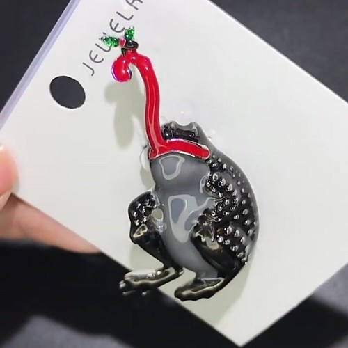 Beauty Frog Brooches Women Men Rhinestone Fun Animal Pins Fashion Jewelry Gifts - Picture 48 of 102