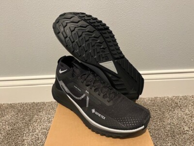 Men's Size 11 Nike React Pegasus Trail 4 GTX Sneakers DJ7926 001 New In Box