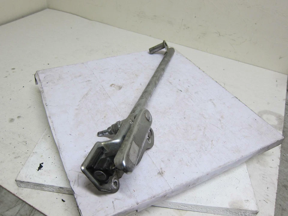 1981 Honda Silver Wing 500 GL500 OEM REAR PASSENGER FENDER GRAB RAIL - Image 2 of 4