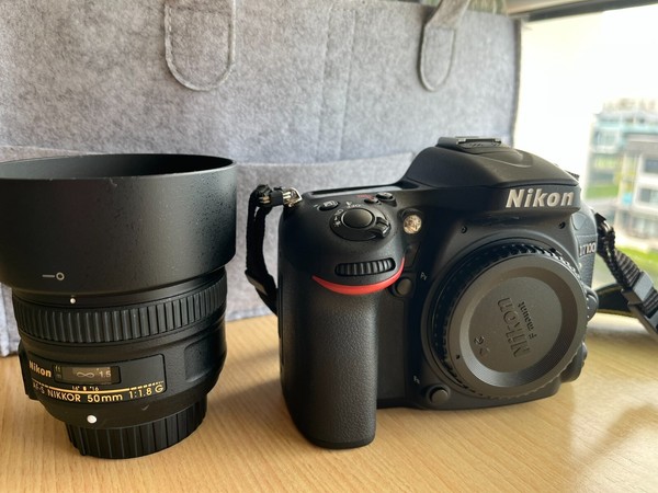 Camara reflex Nikon D7100 + Objetivo Nikkor 50mm 1:1.8G