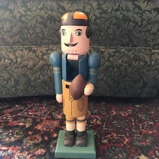 Football Player, Nutcracker, Vintage-Look, 10”x4”