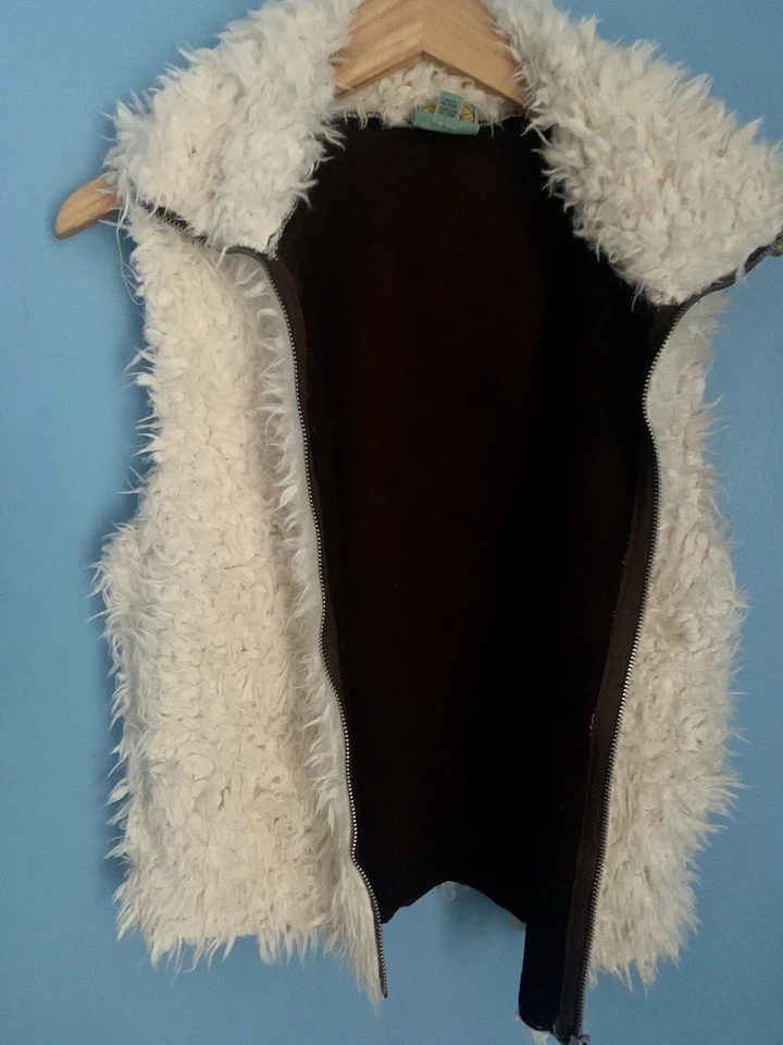 Chaleco de peluche C&C California crema peludo de piel sintética talla S Foto 4 de 4