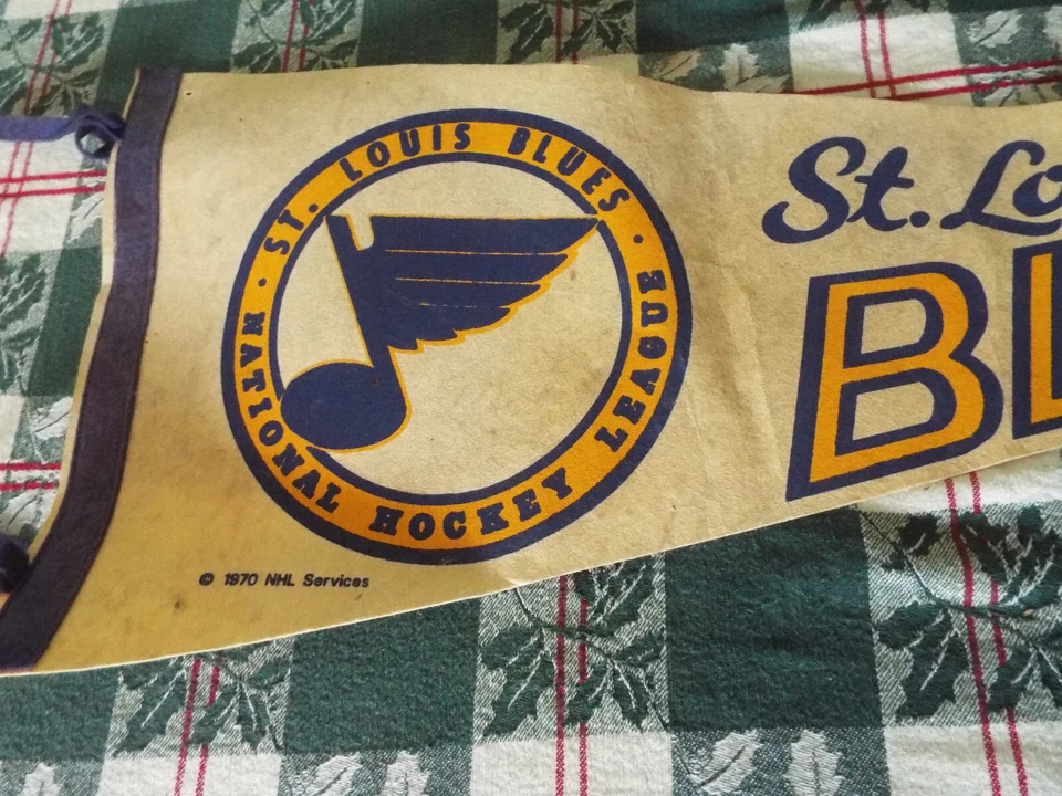 NHL St-Louis Blues Vintage 1970 Team Logo Hockey Pennant - Image 2 of 4