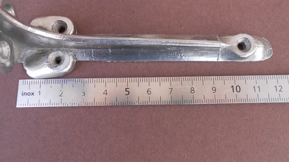 2 anciennes équerres en aluminium / Pour étagère / Quincaillerie - Photo 2/4