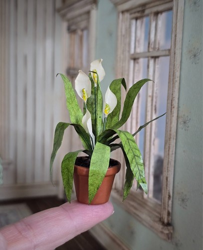 Dollhouse Miniature Calla Lily Potted Plant Painted Lifelike Vintage SIGNED 1992 - Picture 8 of 8