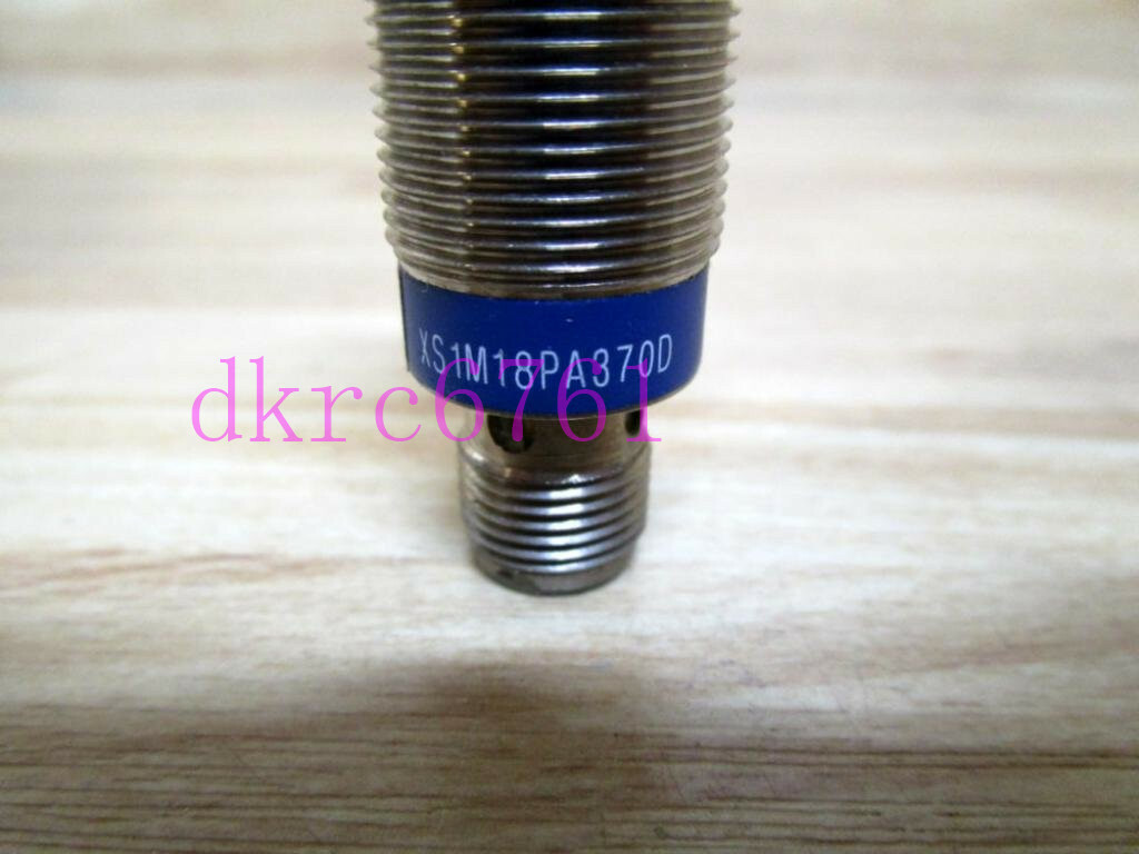 TELEMECANIQUE XS1 M18PA370D INDUCTIVE PROXIMITY SWITCH
