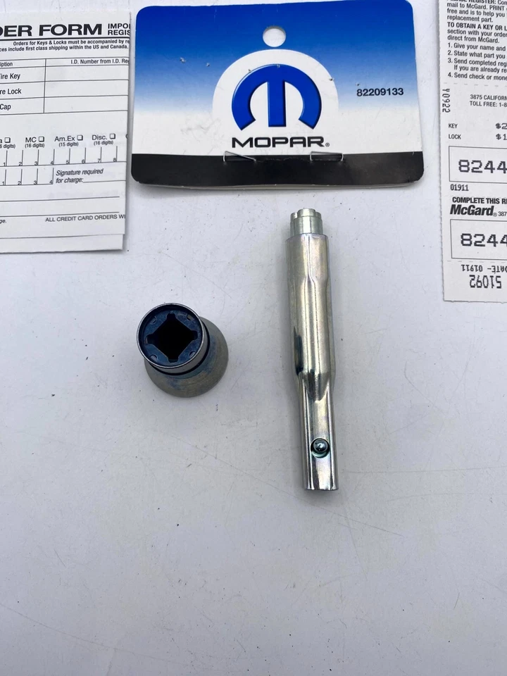 Bloqueo de cabrestante de neumático de repuesto Mopar 82209133 para Dodge Dakota 05-11 y Dodge Ram 09-18 Foto 4 de 4