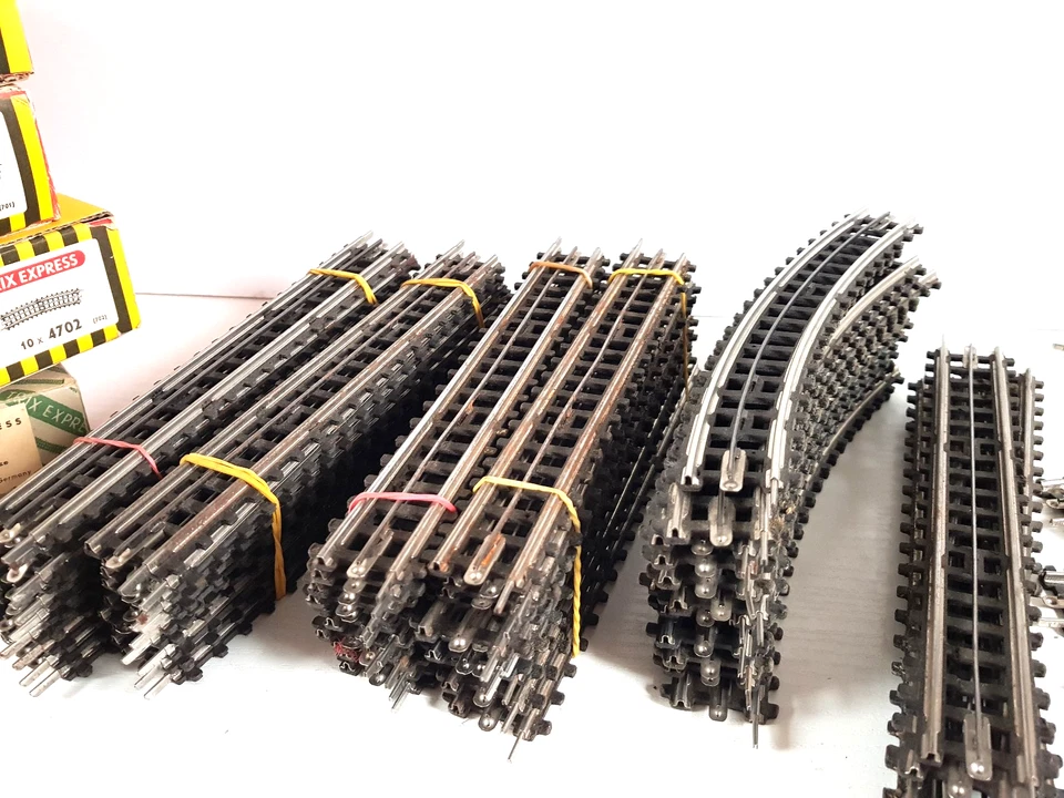 Trix Express more than 150 Rails (Cardboard Rail System) To Restore!!! - Image 4 of 4