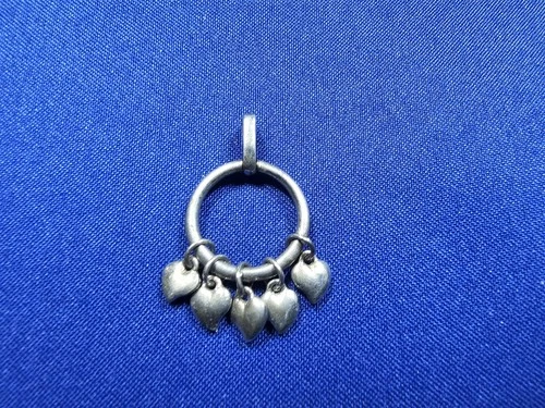 GRANDMA GRABE'S BEAUTIFUL VINTAGE 925 STERLING SILVER 5 HEARTS RING PENDANT