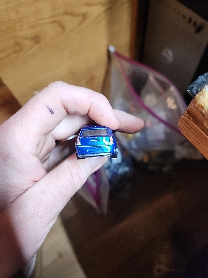 Coche diecast suelto Matchbox 2015 15 Chrysler 300C coleccionable escala 1/64 Foto 4 de 4