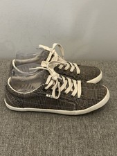 Taos Women's Star plaid sneaker Size 8