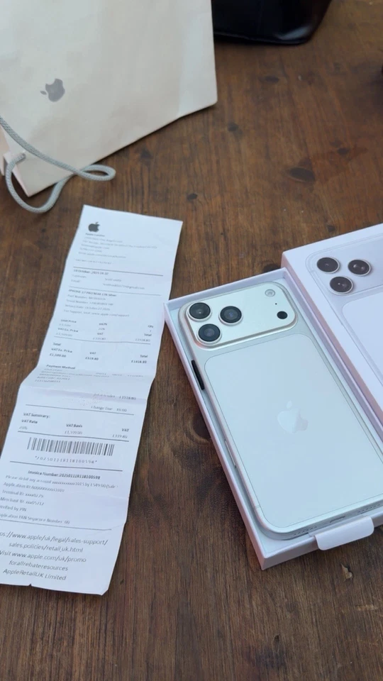 Apple iPhone 17 Pro Max - 1 TB - White Titanium (Unlocked) - Image 2 of 3