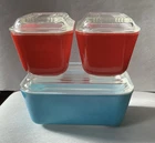 Vintage Set 3 PYREX REFRIGERATOR DISHES  2 RED 1 BLUE w Clear Glass Lids