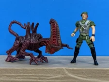 Vintage 1990's Kenner Alien Predator Action Figure Lot Bull Alien & O'Malley