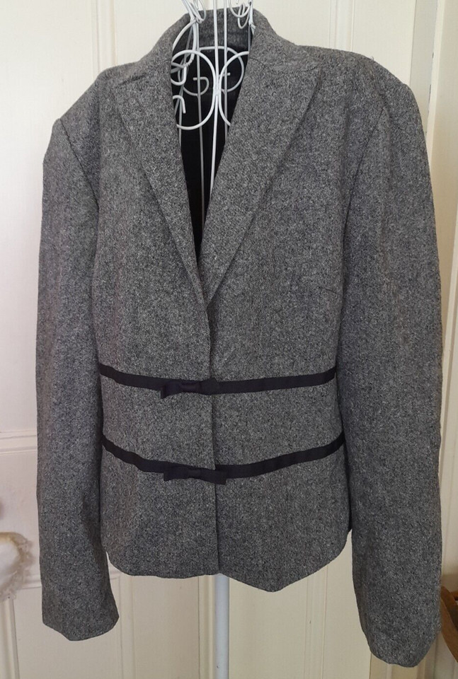 VOGUE FULLY LINED WOOL/SILK BLEND SHORT JACKET GREY/BLACK MARLE FABRIC