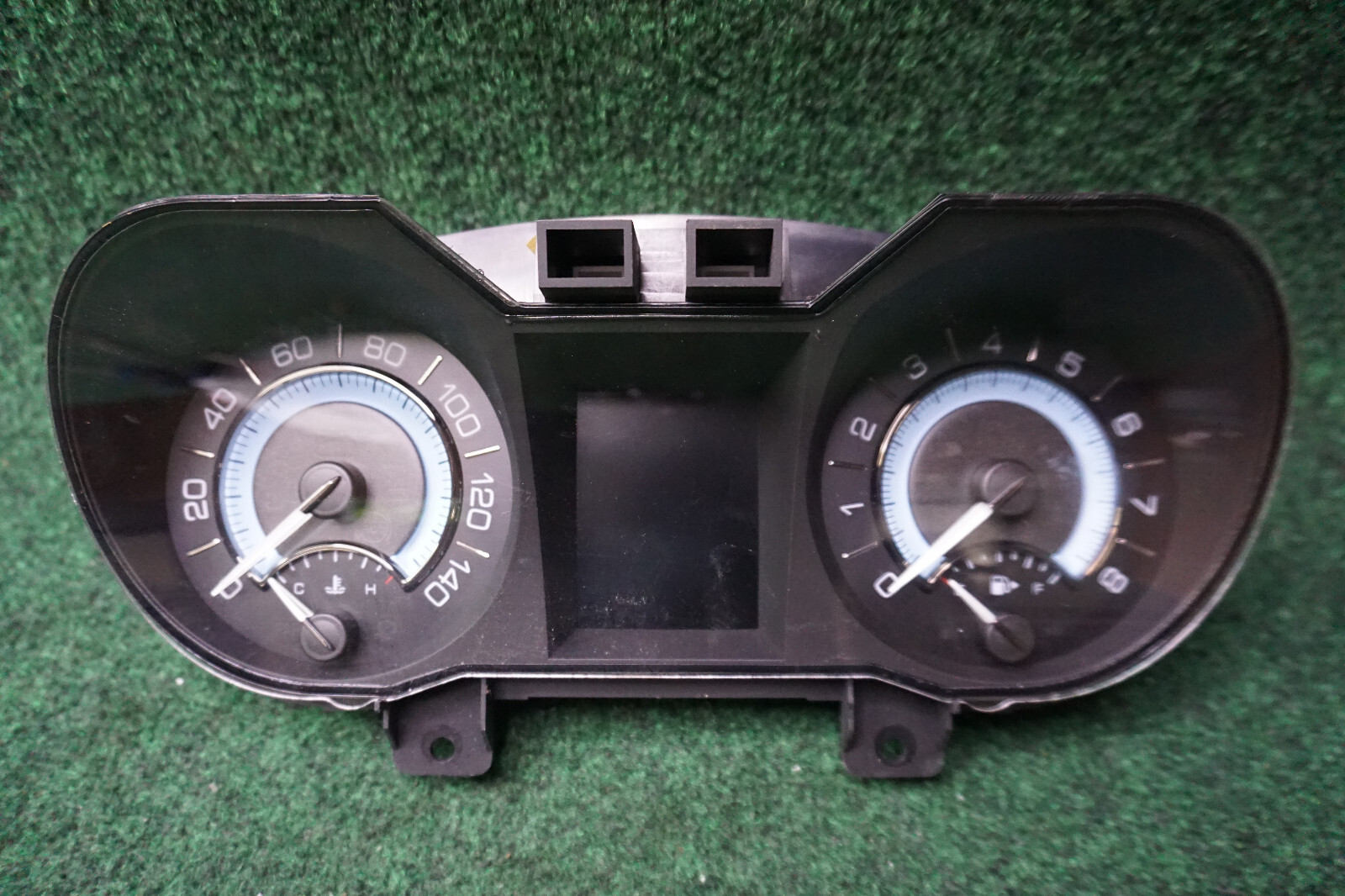 2010 BUICK LACROSSE Speedometer Gauge Cluster OEM 20844117 MILES NOT